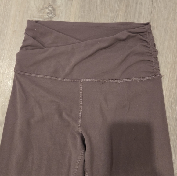 Lululemon Align HR Crop 21 Cross Waist Leggings In Spiced Chai Women’s Sz 4 - Picture 4 of 8